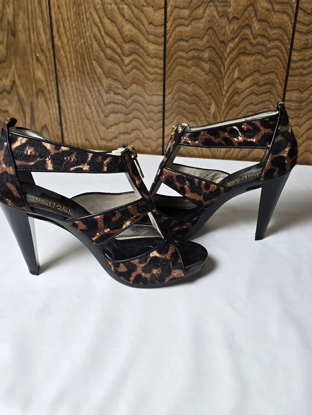 Michael Kors Leopard Print Zip Front Womens Sandals - Brown/Black. Size 6.5M